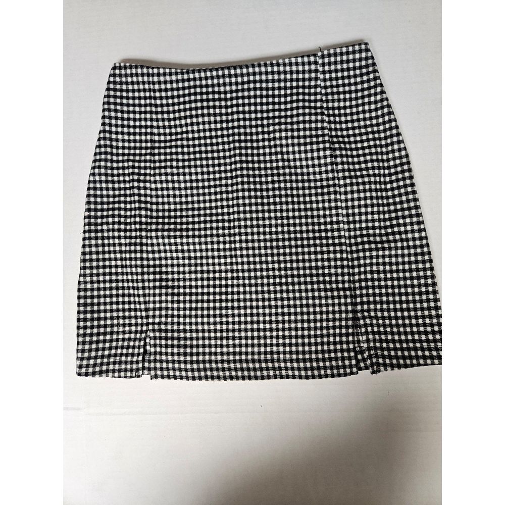 Eyeshadow Size 7 Black White Skirt
